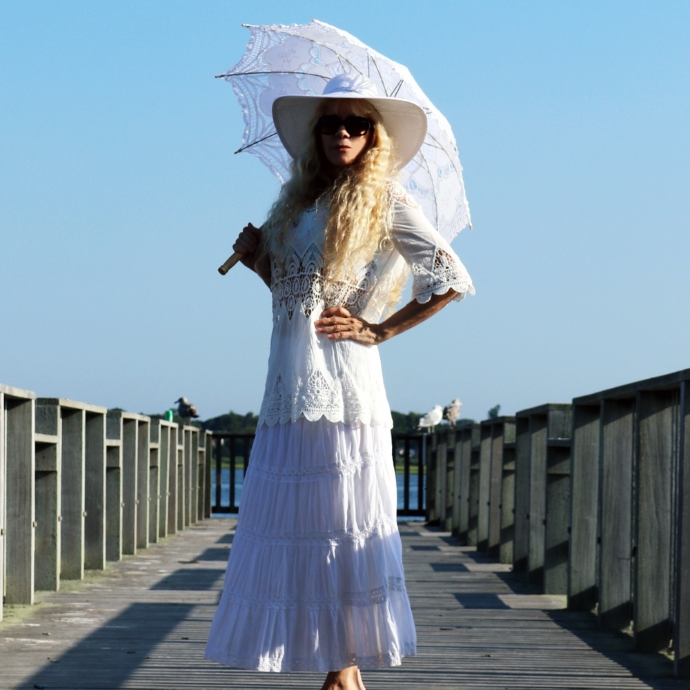 Host Pick! 🎉 Beautiful Brand New Batten Lace Parasols 🌂☂️ - Picture 8 of 16